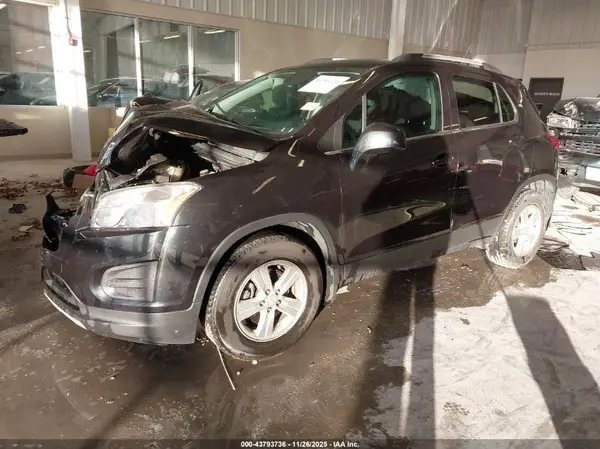 KL7CJLSB2GB673927 2016 CHEVROLET TRAX - Image 2