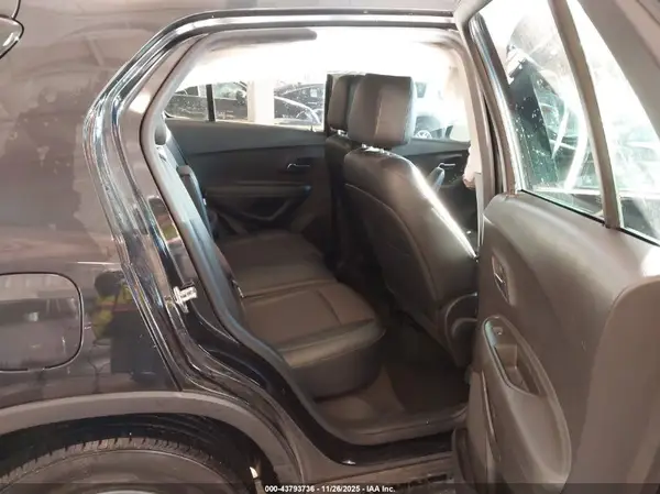 KL7CJLSB2GB673927 2016 CHEVROLET TRAX - Image 8