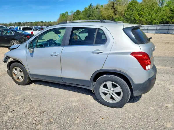 KL7CJLSB2GB761652 2016 CHEVROLET TRAX - Image 2
