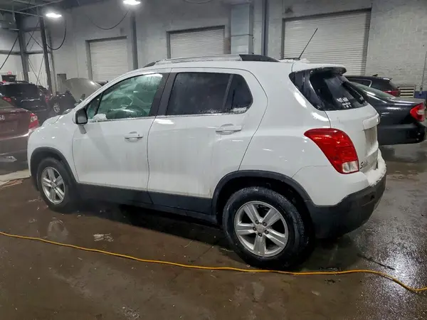 KL7CJLSB2GB762638 2016 CHEVROLET TRAX - Image 2
