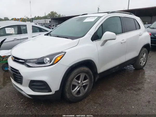 KL7CJLSB2HB067643 2017 CHEVROLET TRAX - Image 2