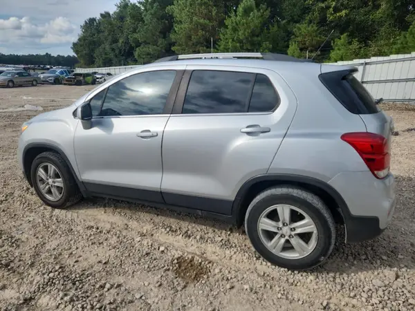 KL7CJLSB2HB087715 2017 CHEVROLET TRAX - Image 2