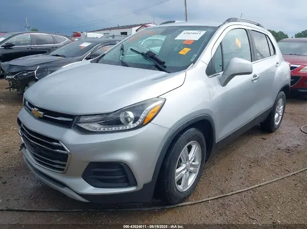 KL7CJLSB2HB132457 2017 CHEVROLET TRAX - Image 2