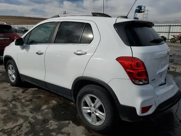 KL7CJLSB2HB152241 2017 CHEVROLET TRAX - Image 2