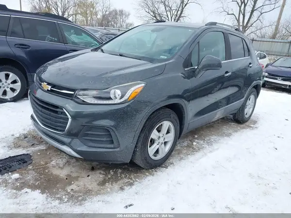 KL7CJLSB2HB166270 2017 CHEVROLET TRAX - Image 2