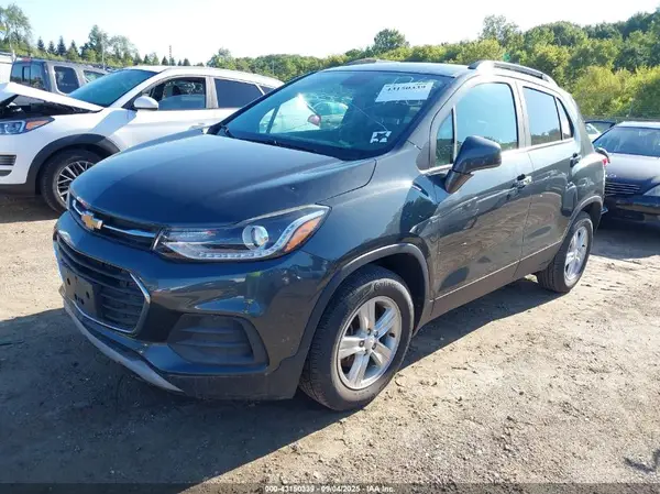 KL7CJLSB2HB192979 2017 CHEVROLET TRAX - Image 2