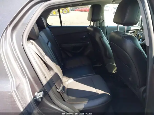 KL7CJLSB2HB193405 2017 CHEVROLET TRAX - Image 8