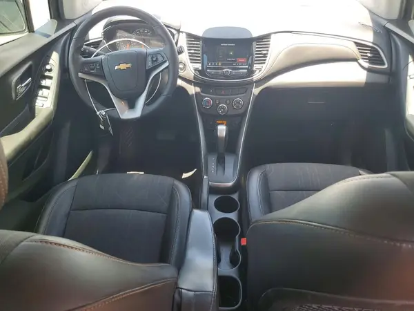 KL7CJLSB2JB524182 2018 CHEVROLET TRAX - Image 8