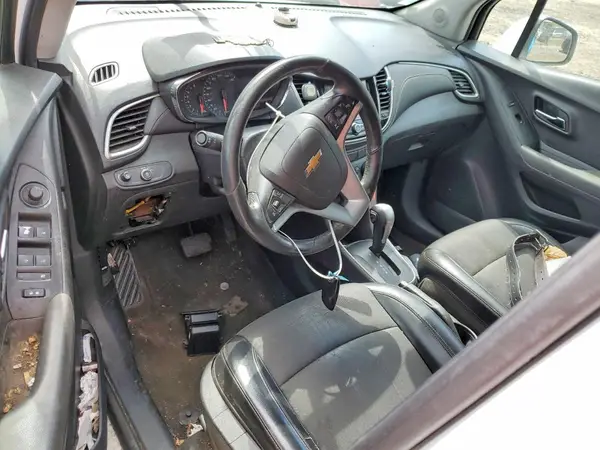 KL7CJLSB2JB532119 2018 CHEVROLET TRAX - Image 8