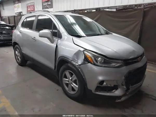 KL7CJLSB2JB546604 2018 CHEVROLET TRAX - Image 1