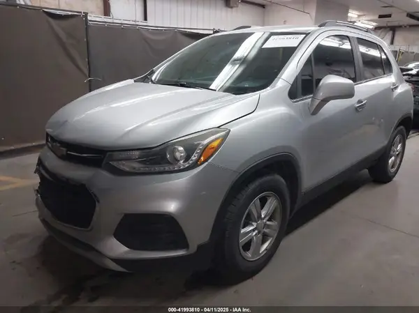 KL7CJLSB2JB546604 2018 CHEVROLET TRAX - Image 2