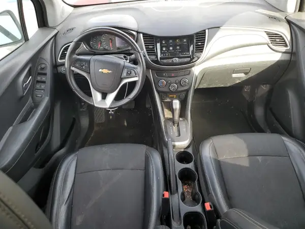 KL7CJLSB2JB564391 2018 CHEVROLET TRAX - Image 8