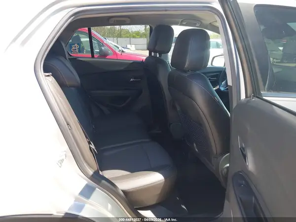 KL7CJLSB2JB616151 2018 CHEVROLET TRAX - Image 8