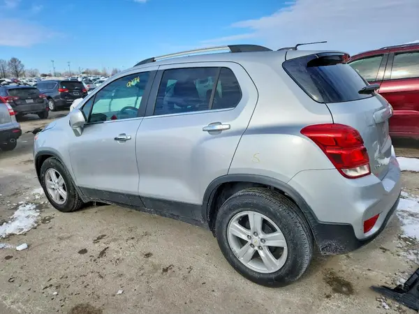 KL7CJLSB2JB646184 2018 CHEVROLET TRAX - Image 2