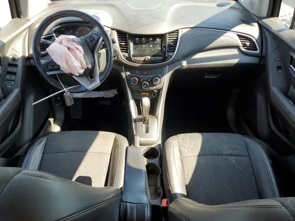 KL7CJLSB2JB664281 2018 CHEVROLET TRAX - Image 8