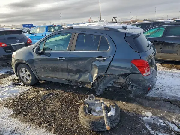 KL7CJLSB2JB665687 2018 CHEVROLET TRAX - Image 2
