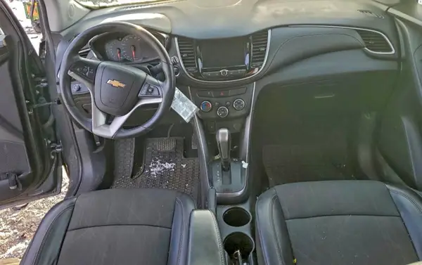 KL7CJLSB2JB665687 2018 CHEVROLET TRAX - Image 8