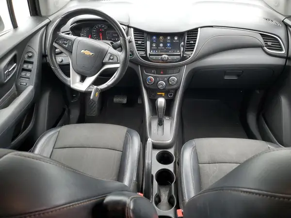KL7CJLSB2JB680464 2018 CHEVROLET TRAX - Image 8