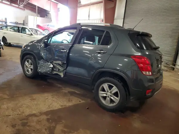 KL7CJLSB2JB682618 2018 CHEVROLET TRAX - Image 2