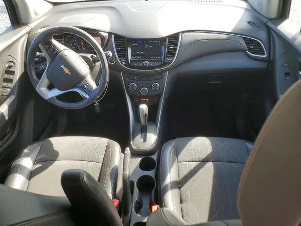 KL7CJLSB2JB683347 2018 CHEVROLET TRAX - Image 8