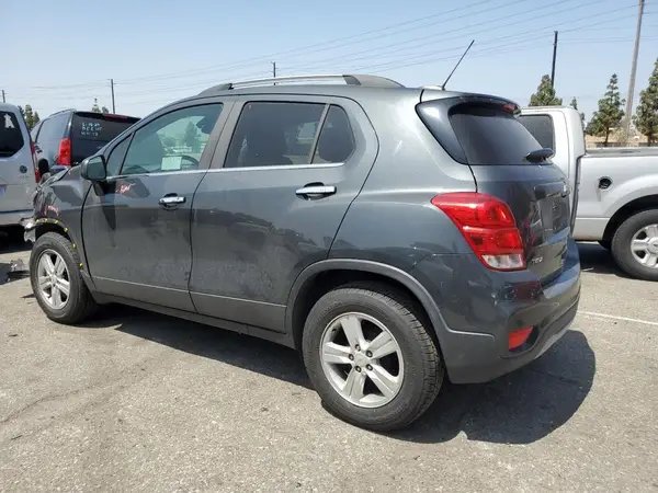 KL7CJLSB2JB694042 2018 CHEVROLET TRAX - Image 2