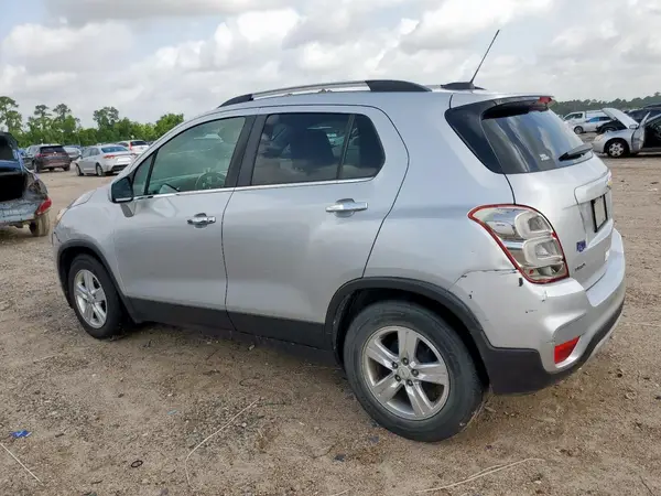KL7CJLSB2JB725497 2018 CHEVROLET TRAX - Image 2