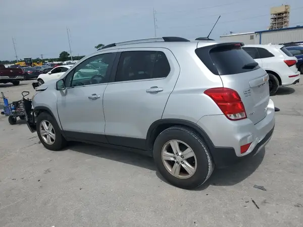 KL7CJLSB2JB731784 2018 CHEVROLET TRAX - Image 2