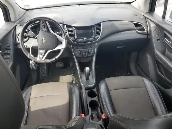 KL7CJLSB2JB731784 2018 CHEVROLET TRAX - Image 8
