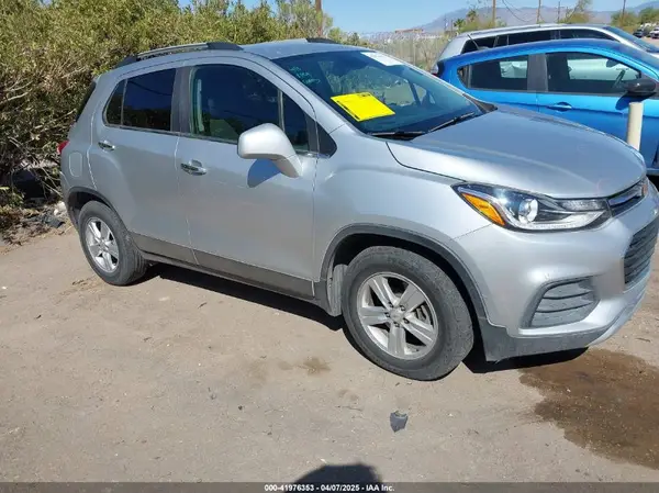 KL7CJLSB2KB721533 2019 CHEVROLET TRAX - Image 1