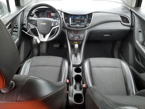 KL7CJLSB2KB746271 2019 CHEVROLET TRAX - Image 8