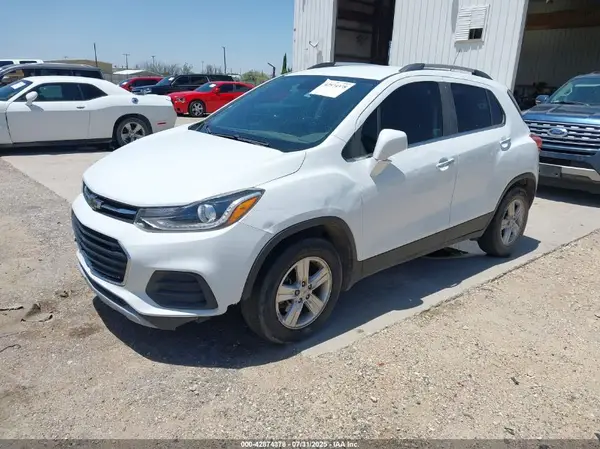 KL7CJLSB2KB750868 2019 CHEVROLET TRAX - Image 2
