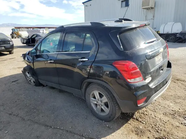 KL7CJLSB2KB755648 2019 CHEVROLET TRAX - Image 2