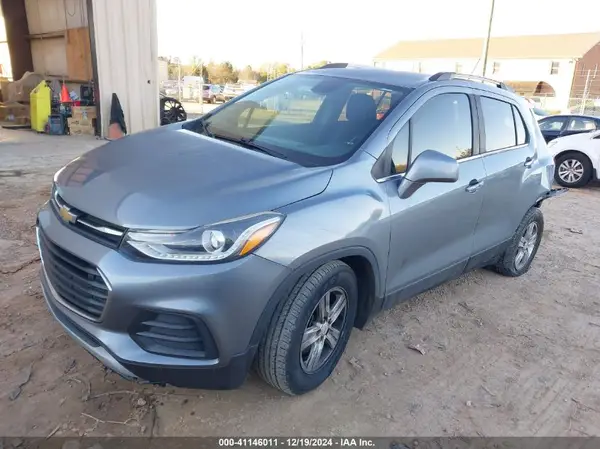 KL7CJLSB2KB774958 2019 CHEVROLET TRAX - Image 2
