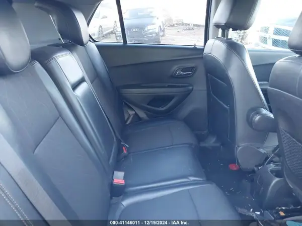 KL7CJLSB2KB774958 2019 CHEVROLET TRAX - Image 8