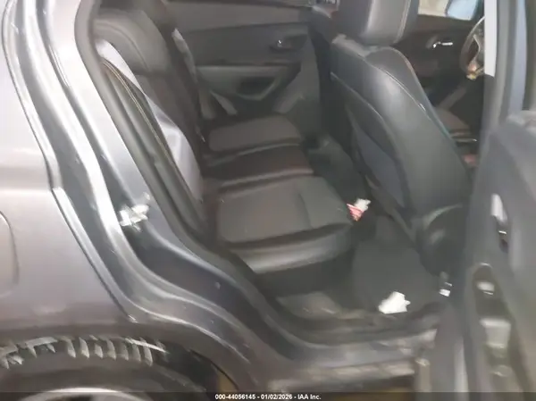 KL7CJLSB2KB785782 2019 CHEVROLET TRAX - Image 8