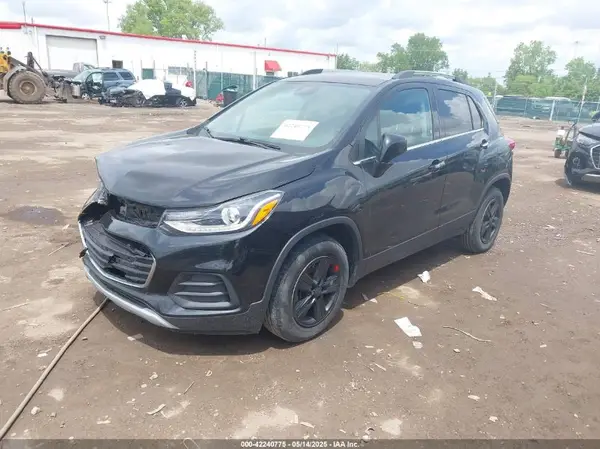 KL7CJLSB2KB789492 2019 CHEVROLET TRAX - Image 2