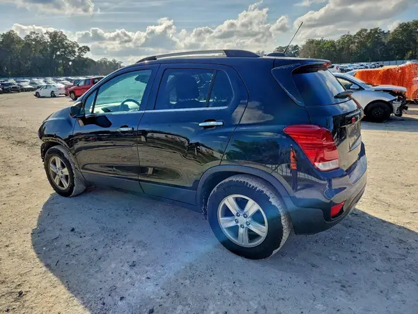 KL7CJLSB2KB815797 2019 CHEVROLET TRAX - Image 2