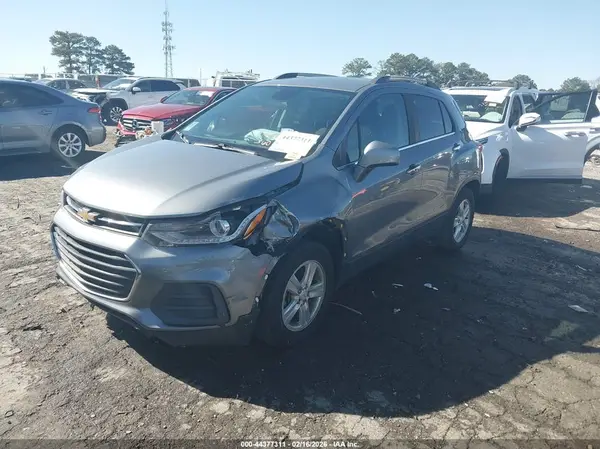 KL7CJLSB2KB822734 2019 CHEVROLET TRAX - Image 2