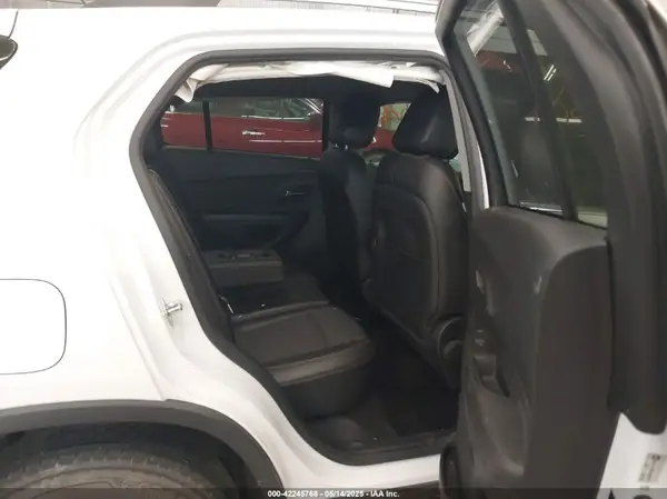 KL7CJLSB2KB828372 2019 CHEVROLET TRAX - Image 8