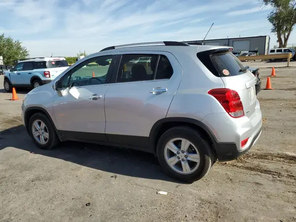 KL7CJLSB2KB828890 2019 CHEVROLET TRAX - Image 2