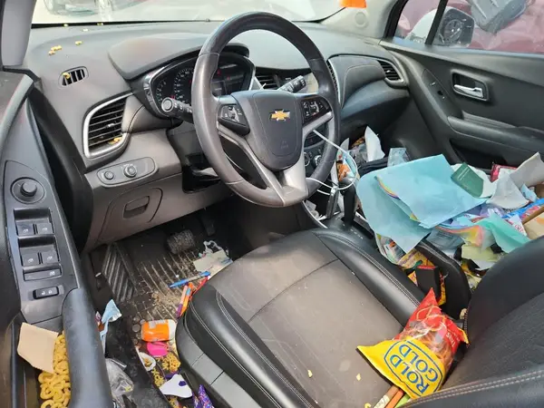 KL7CJLSB2KB845589 2019 CHEVROLET TRAX - Image 8