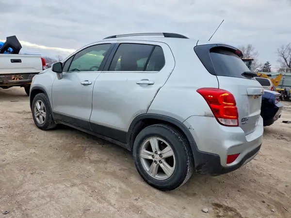 KL7CJLSB2KB848752 2019 CHEVROLET TRAX - Image 2