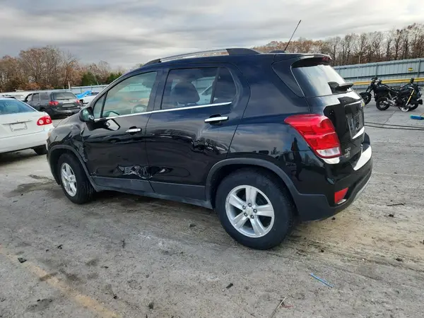 KL7CJLSB2KB854387 2019 CHEVROLET TRAX - Image 2
