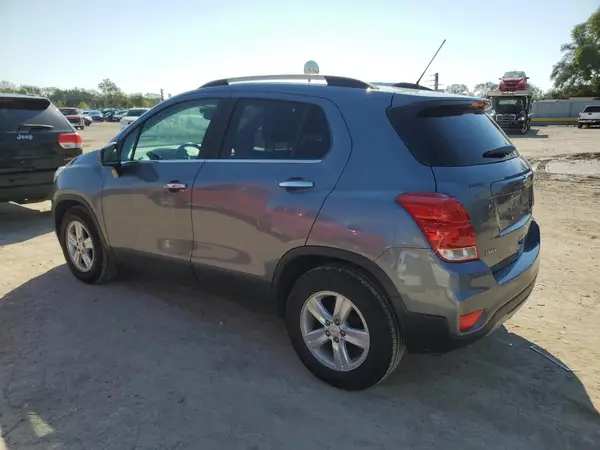 KL7CJLSB2KB855300 2019 CHEVROLET TRAX - Image 2