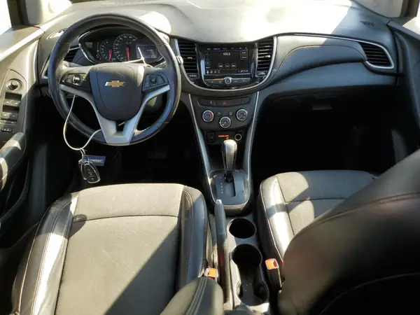 KL7CJLSB2KB855300 2019 CHEVROLET TRAX - Image 8