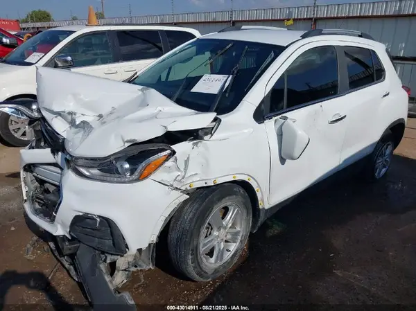 KL7CJLSB2KB871416 2019 CHEVROLET TRAX - Image 2