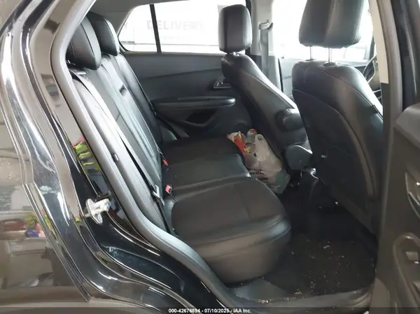 KL7CJLSB2KB881122 2019 CHEVROLET TRAX - Image 8