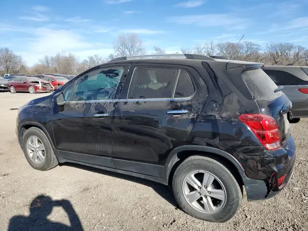 KL7CJLSB2KB885591 2019 CHEVROLET TRAX - Image 2