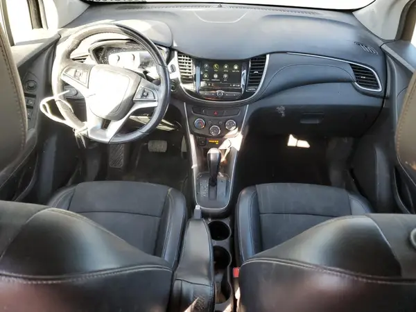 KL7CJLSB2KB885591 2019 CHEVROLET TRAX - Image 8