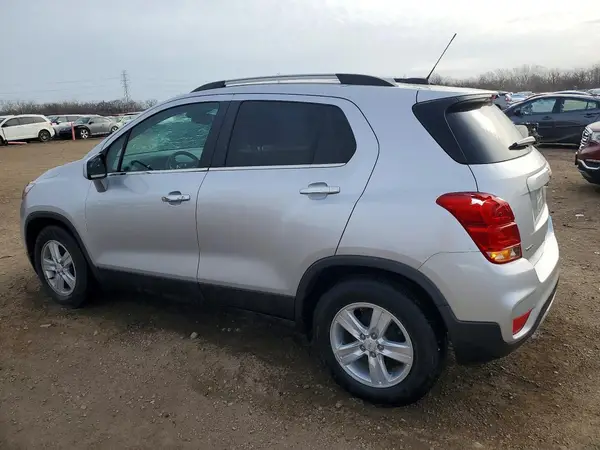 KL7CJLSB2KB893867 2019 CHEVROLET TRAX - Image 2